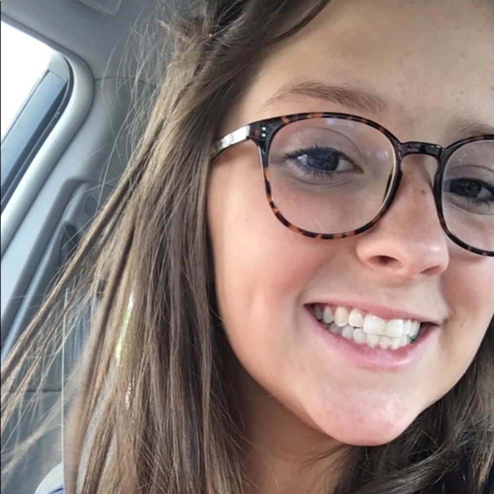 Meet your Posher, Anna